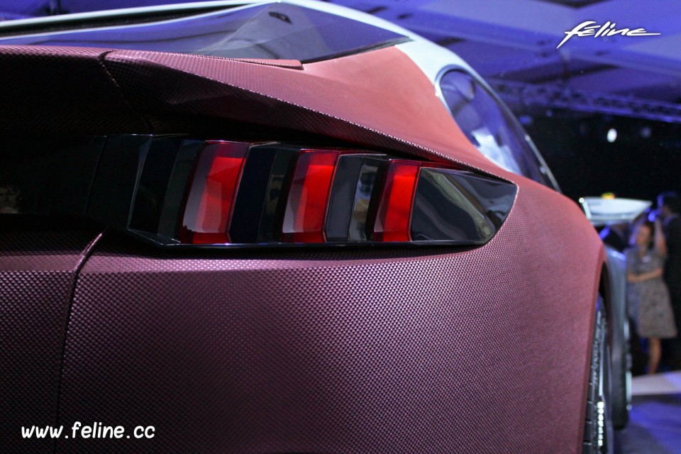 Feu arrière Peugeot Exalt Concept (2014)