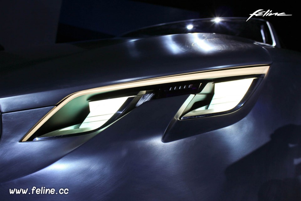 Projecteur avant Peugeot Exalt Concept (2014)