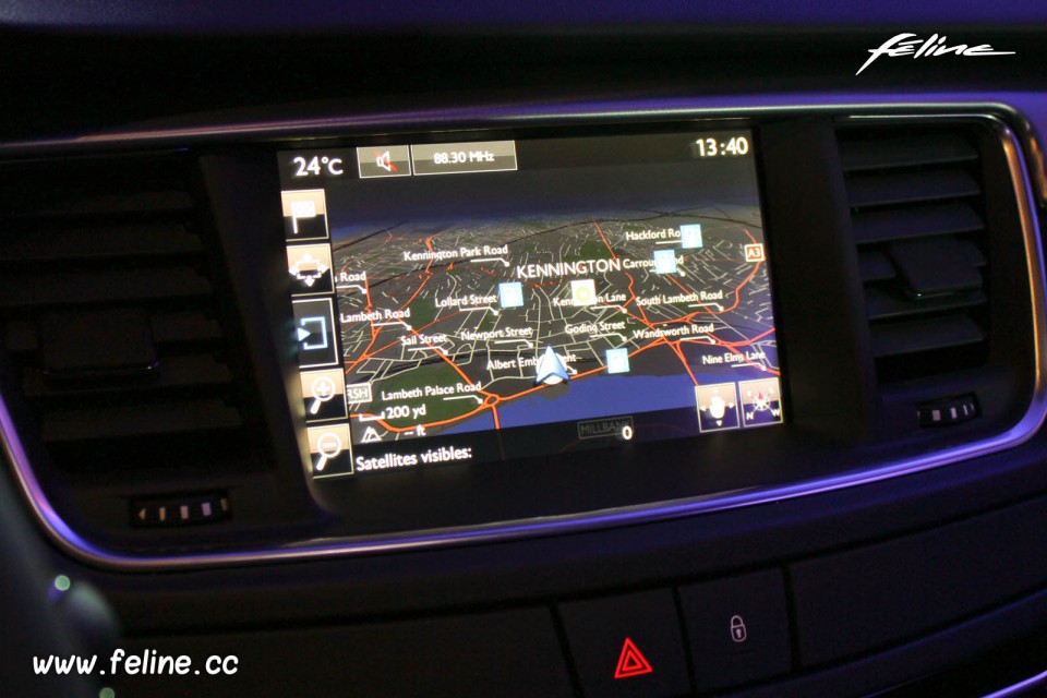 Ecran tactile Peugeot 508 RXH restylée (2014)