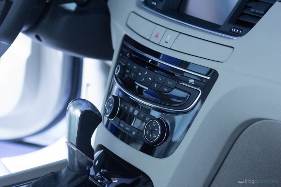 Commandes de bord Peugeot 508 restylée (2014)