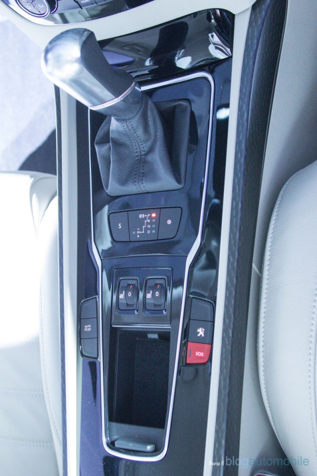 Console centrale Peugeot 508 restylée (2014)