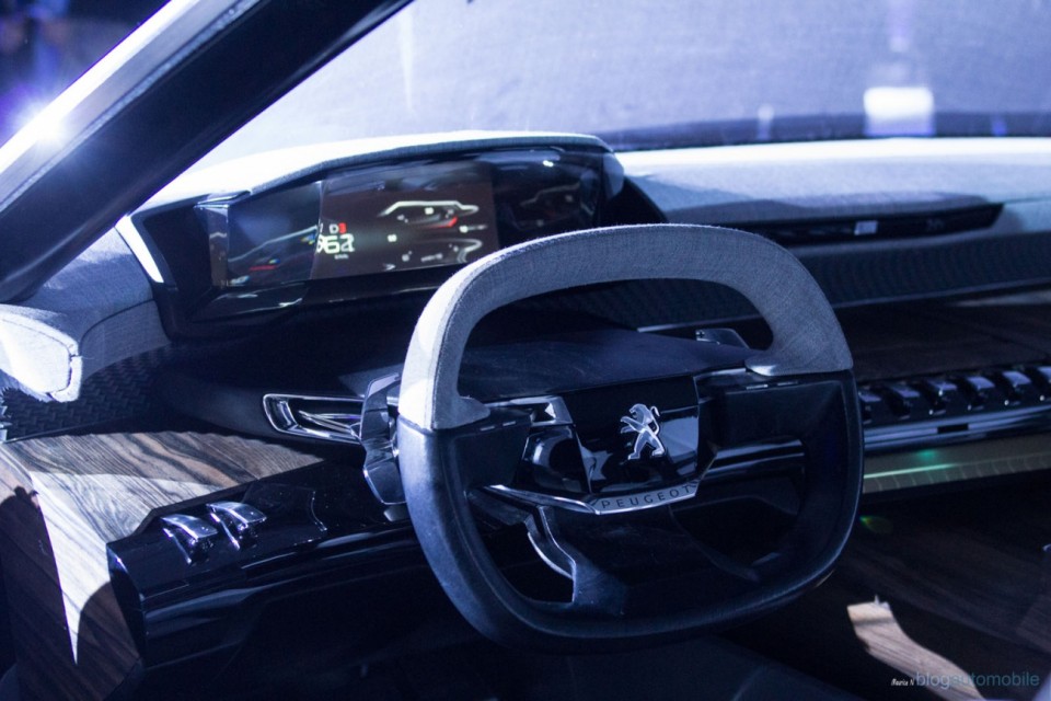 Intérieur i-Cockpit Peugeot Exalt Concept (2014)