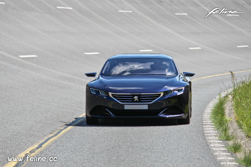 Photo Peugeot Exalt Concept (2015) - Circuit de Mortefontaine