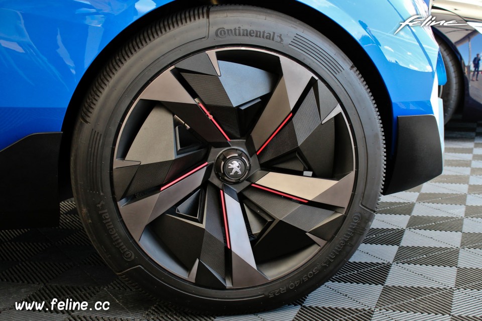 Photo jantes 23 pouces Peugeot Quartz Concept (2015) - Circuit d