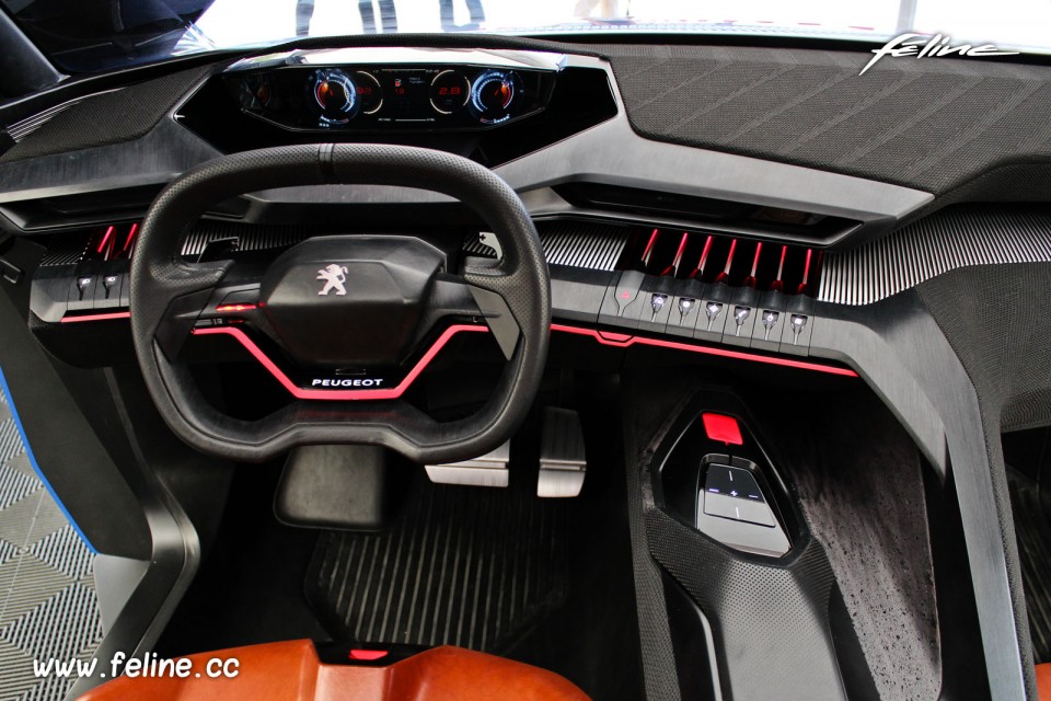 Photo poste de conduite i-Cockpit Peugeot Quartz Concept (2015)