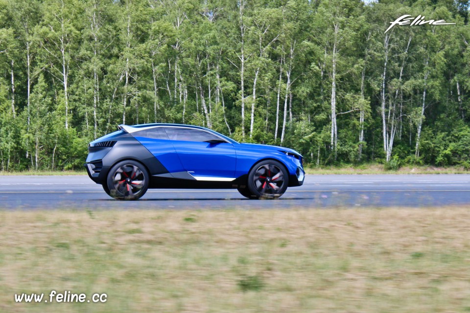Photo Peugeot Quartz Concept (2015) - Circuit de Mortefontaine