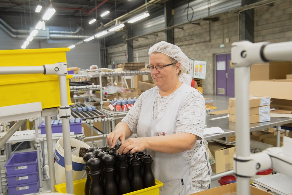 Photo visite usine Peugeot Saveurs - Road-trip Spirit of France