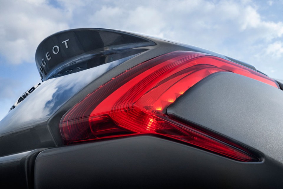 Photo officielle feu arrière LED Peugeot Metropolis - 1-027