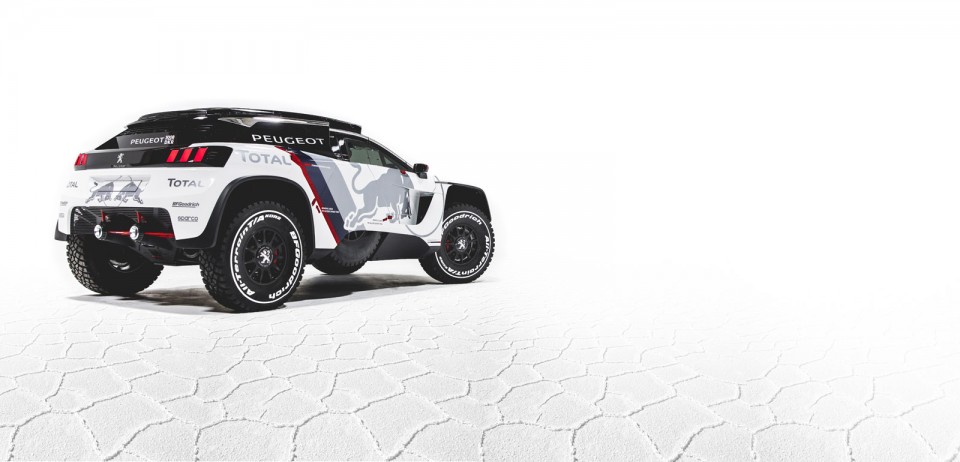 Photo officielle 3/4 arrière Peugeot 3008 DKR (2017)